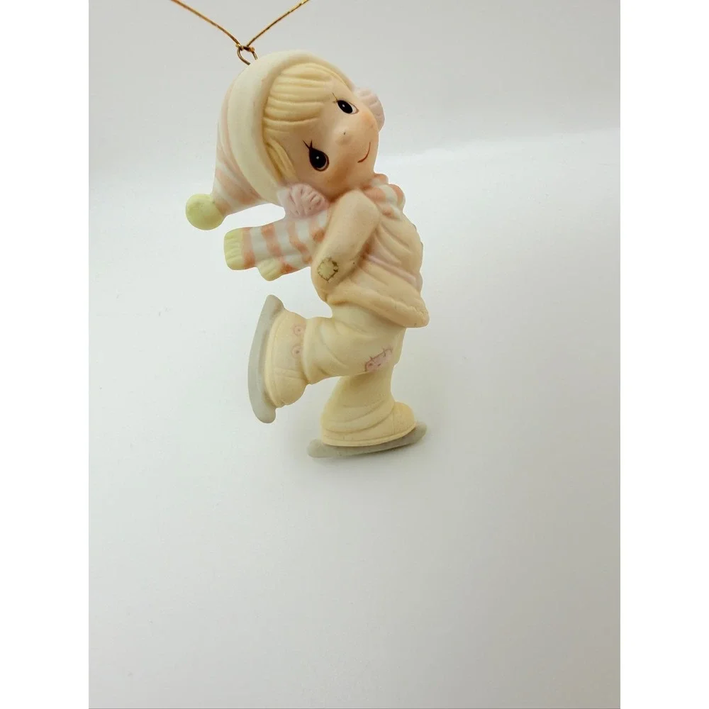 Precious Moments Dropping In For‎ Christmas ornament E-2369 ice skates 1982